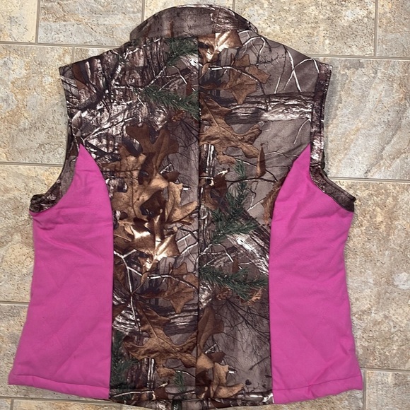 Master Sportsman Women's camo & pink Hunting/Camping Vest - Picture 2 of 11